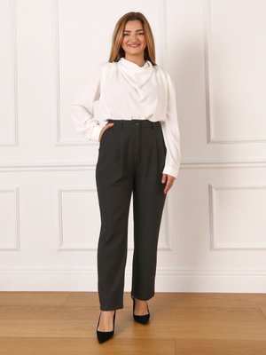 Siyah Pens Detaylı Büyük Beden Pantolon