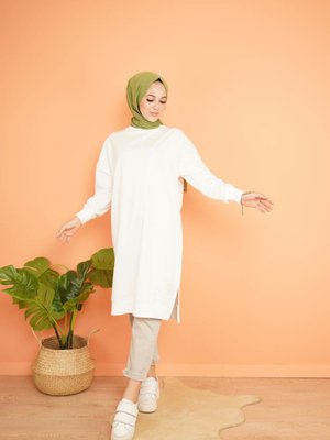 Yanı Yırtmaçlı Uzun Sweat Yanı Yırtmaçlı Uzun Sweat