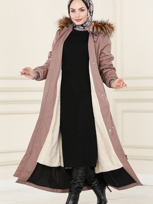 Pudra Vizyon İçi Kürklü Kapüşonlu Trençkot Pudra Vizyon İçi Kürklü Kapüşonlu Trençkot