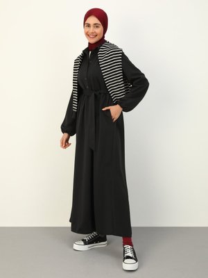 Siyah Yarım Patlı Mevlana Kesim Elbise