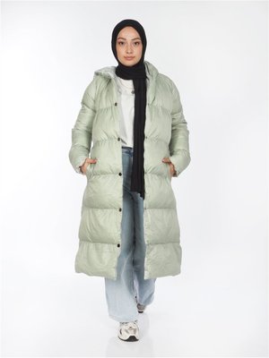 Kapüşonlu Önü Çıtçıt Düğmeli Oversize Uzun Şişme Mont Mint Yeşili