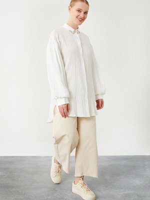 Ekru Yakası Işlemeli Balon Kol Büzgü Kumaş Gömlek