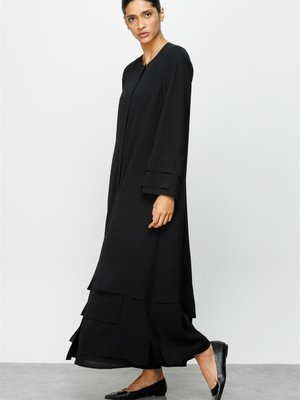 Rouge Patch Detaylı Özel Dikim Ferace Siyah