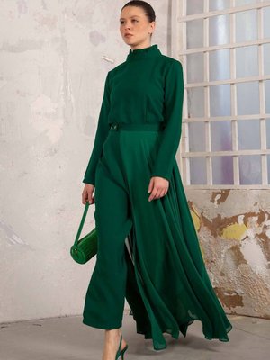 Zümrüt Şifon Detaylı Tulum Zümrüt Şifon Detaylı Tulum