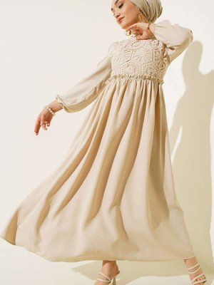 Önü Dantel Örgü Detaylı Elbise