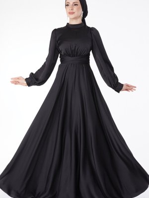 Düz Hakim Yaka Siyah Çapraz Kuşaklı Abiye Elbise