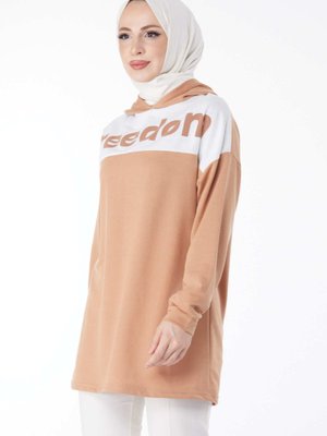 Düz Yaka Biskuvi Baskılı Kapüşonlu Sweatshirt Düz Yaka Biskuvi Baskılı Kapüşonlu Sweatshirt