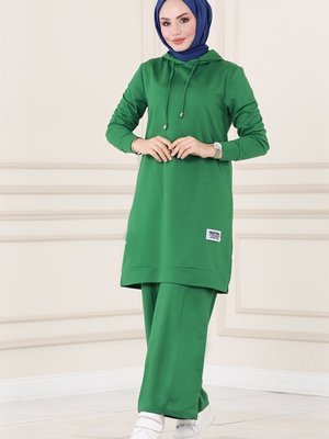 Benetton Yeşili Arma Detaylı Spor Takım Benetton Yeşili Arma Detaylı Spor Takım