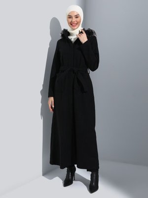 Kapüşonu Kürk Detaylı Kaban Siyah