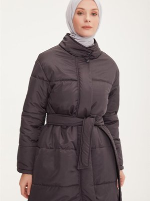 Beli Kuşaklı Şişme Kaban Antrasit