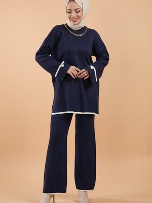 Lacıvert Zincir Kolyeli İkili Triko Takım