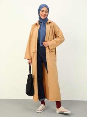 Koyu Bej Cep Ve Metal Düğme Detaylı Uzun Kap Koyu Bej Cep Ve Metal Düğme Detaylı Uzun Kap