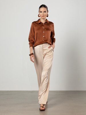 Camel Sedef Düğme Detaylı Saten Tunik