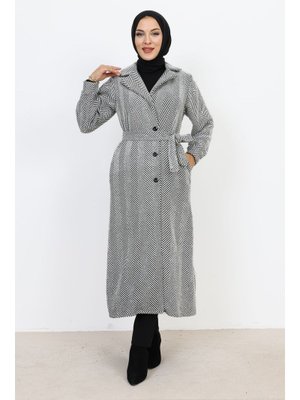 Beyaz Kruvaze Yaka Düğmeli Kap