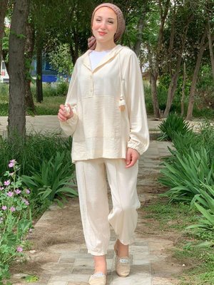 Bej Tuniği Püsküllü İkili Takım Bej Tuniği Püsküllü İkili Takım