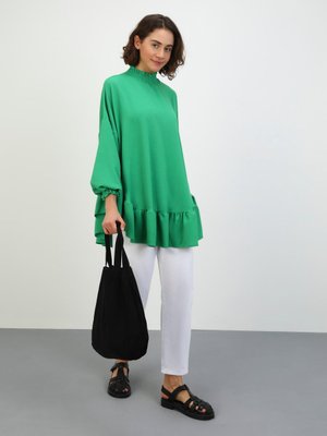 Çimen Yeşili Volan Detaylı Aerobin Tunik