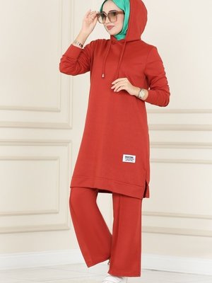 Kiremit Arma Detaylı Spor Takım Kiremit Arma Detaylı Spor Takım