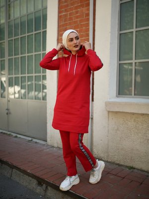 Kolu Şeritli Eşofman Takımı Kolu Şeritli Eşofman Takımı