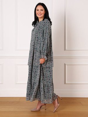 Zümrüt Siyah Çiçek Desenli Büyük Beden Şifon Elbise