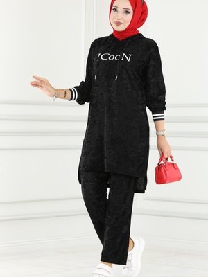 Siyah & Ekru Baskı Detaylı Kadife Takım Siyah & Ekru Baskı Detaylı Kadife Takım