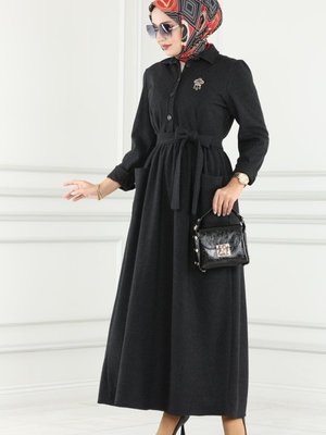 Siyah Cep Detaylı Balıksırtı Elbise