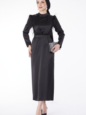 Düz Hakim Yaka Siyah Püskül Detaylı Abiye Elbise