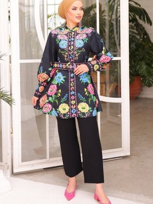 Siyah Sual Kemerli Atlas İkili Takım Siyah Sual Kemerli Atlas İkili Takım