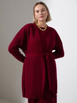 Bordo Elbise & Hırka Kuşak Detaylı Büyük Beden Triko Takım