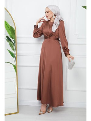Kahverengi Bağlama Detaylı Saten Abiye Elbise Kahverengi Bağlama Detaylı Saten Abiye Elbise