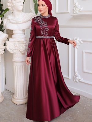 Bordo Sual Taş İşlemeli Saten Abiye Elbise Bordo Sual Taş İşlemeli Saten Abiye Elbise