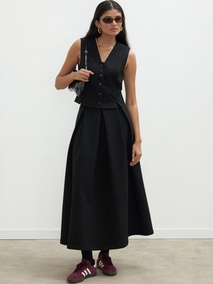 Sandra Pileli Etek Siyah Sandra Pileli Etek Siyah