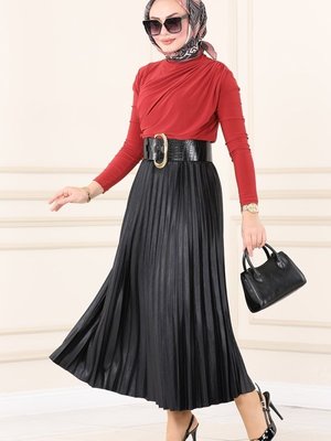 Siyah Piliseli Etek Siyah Piliseli Etek