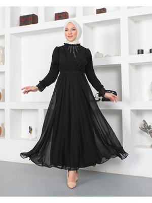 Pilise Kol Detaylı Yakası Taşlı Elbise