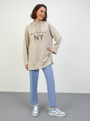 Mavi Dikiş Detaylı Pantolon