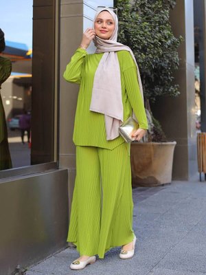 Piliseli Sandy Bluz Pantolon Takım Yağ Yeşiil Piliseli Sandy Bluz Pantolon Takım Yağ Yeşiil