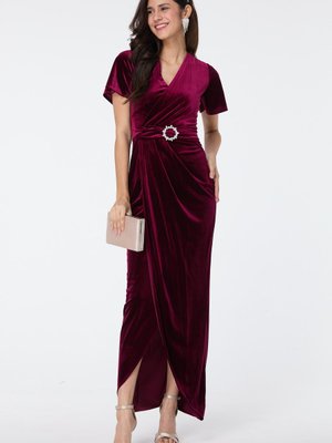 Bordo Taş Tokalı Kruvaze Yaka Kısa Kol Kadife Abiye Elbise Bordo Taş Tokalı Kruvaze Yaka Kısa Kol Kadife Abiye Elbise