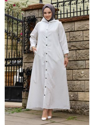 Beyaz Ahsen Boydan Düğmeli Kap