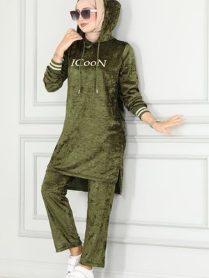 Haki & Vizyon Baskı Detaylı Kadife Takım Haki & Vizyon Baskı Detaylı Kadife Takım