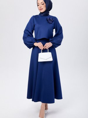 Lacıvert Bluzu Çiçekli Scuba Etekli Takım Lacıvert Bluzu Çiçekli Scuba Etekli Takım