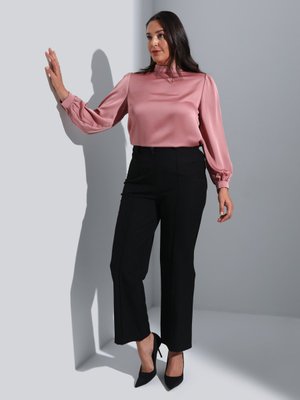 Siyah Nervür Detaylı Büyük Beden Kumaş Pantolon