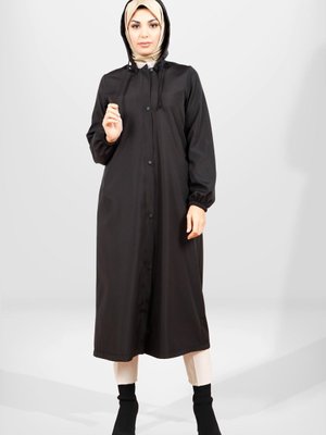 Siyah Kapüşonlu Yağmurluk