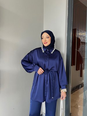 Lacivert Catalina Yaka İşlemeli Gömlek