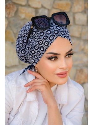 Siyah Puanlı Çapraz Bone