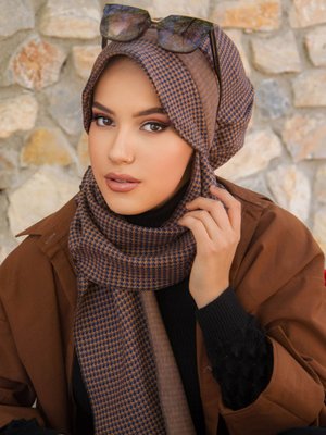 Kahve Kazayağı Desenli Şapka