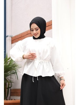 Bronş Detaylı Beyaz Takım