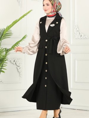 Siyah Aksesuar Düğmeli Takım