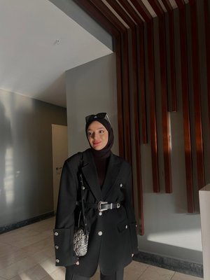 Siyah Kolları Düğmeli Blazer Ceket