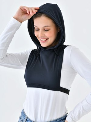 Siyah Kapüşonlu Boyunluk Siyah Kapüşonlu Boyunluk