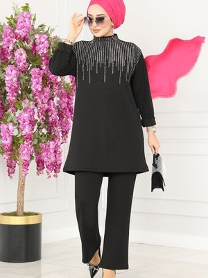 Siyah Taş Detaylı Takım