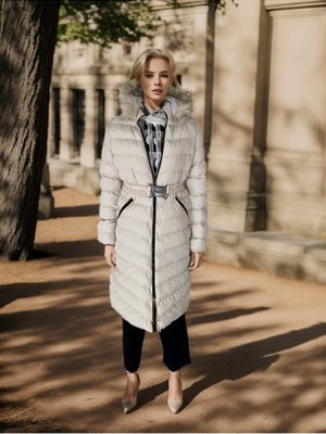 Krem Kürk Kapüşonlu Kemerli Şişme Mont